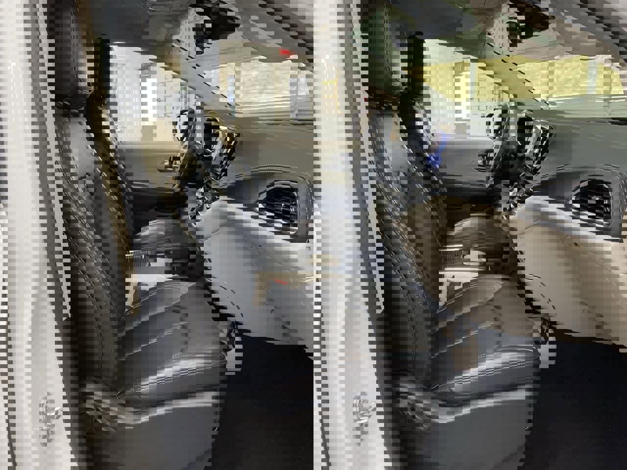 Used 2023 Chrysler Pacifica Touring-L image 19