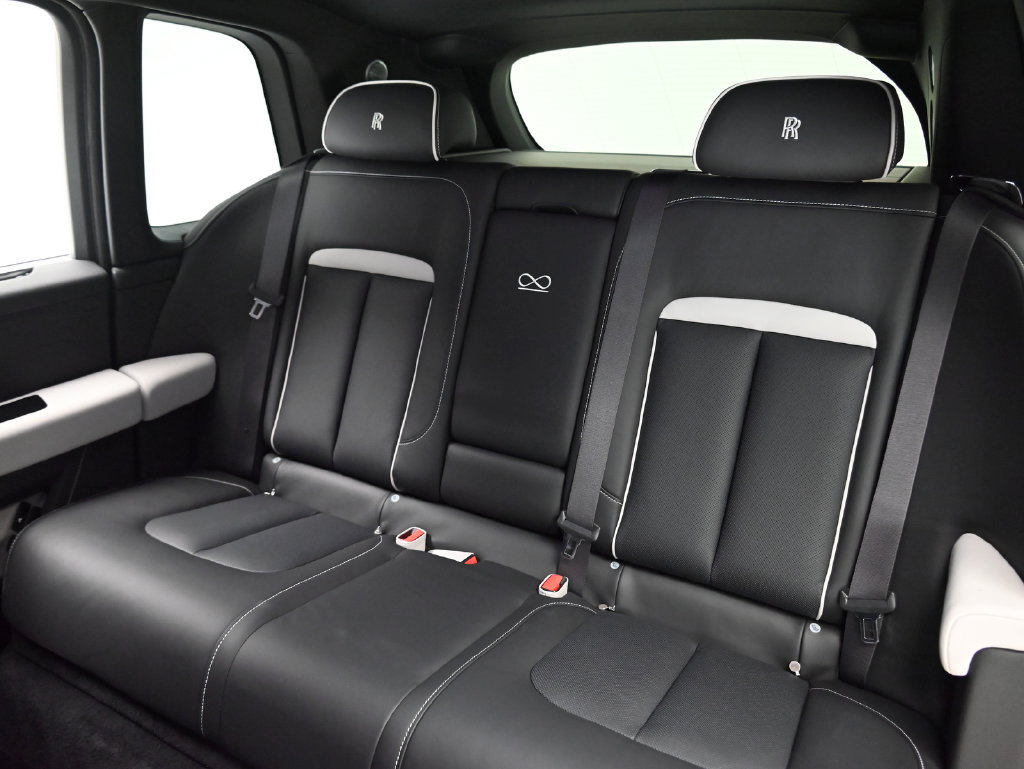 New 2027 Rolls-Royce Cullinan Black Badge AWD/4WD image 20