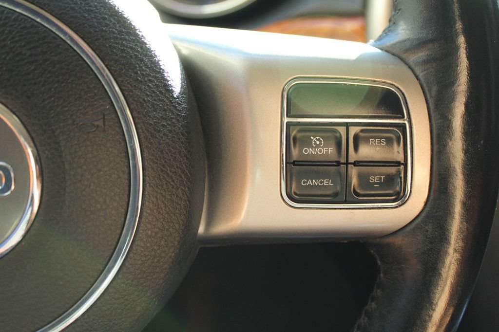 Used 2013 Jeep Grand Cherokee Overland RWD image 26
