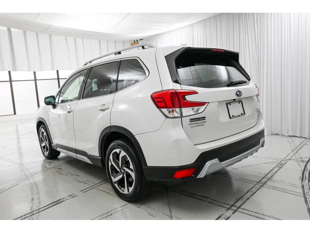 Used 2022 Subaru Forester Touring image 5