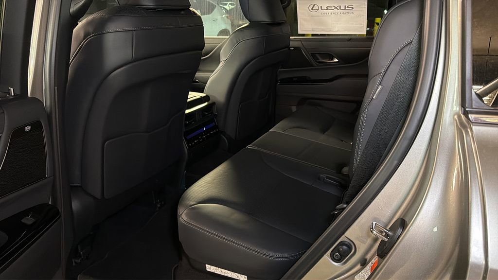 New 2026 Lexus LX 700h Luxury image 12