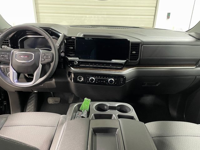Used 2024 GMC Sierra 1500 SLE image 13