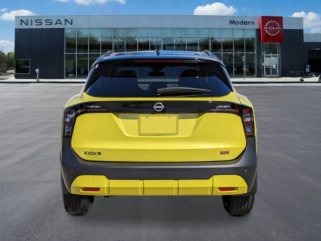 New 2026 Nissan Kicks SR w/ SR Premium Package FWD image 4