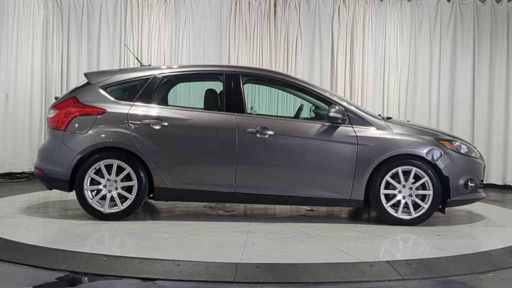 Used 2014 Ford Focus Titanium FWD image 11
