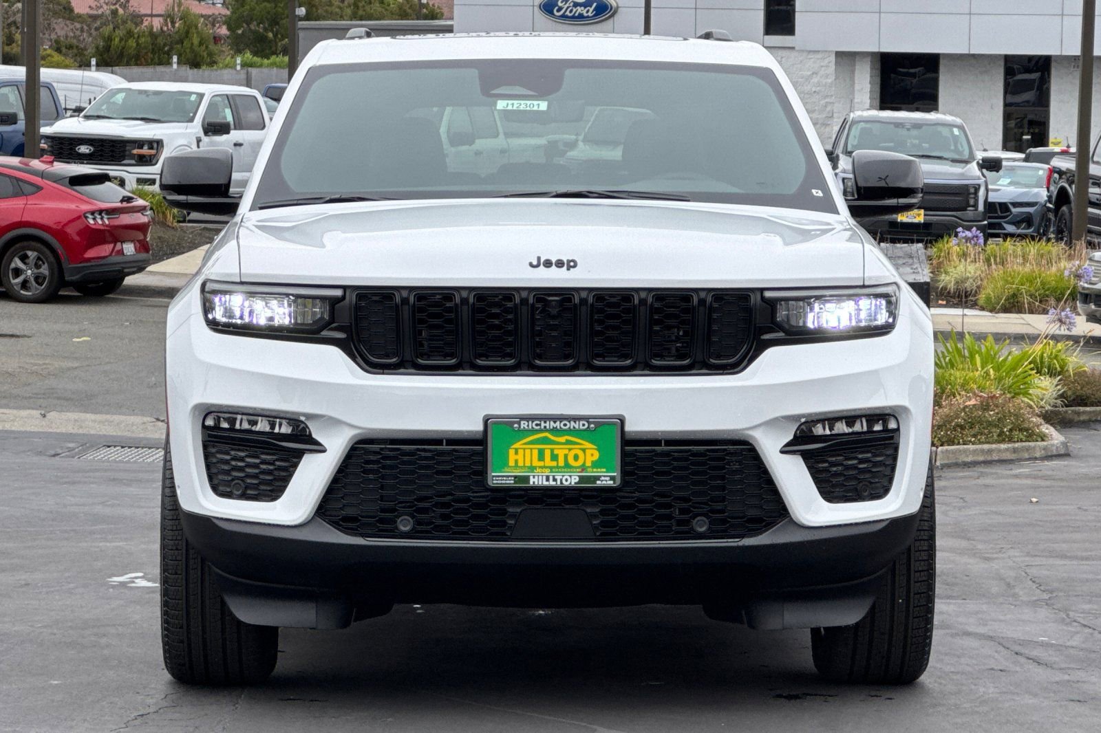New 2025 Jeep Grand Cherokee Limited w/ Luxury Tech Group II image 11