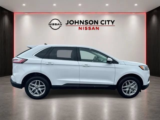 Used 2024 Ford Edge SEL AWD/4WD image 3