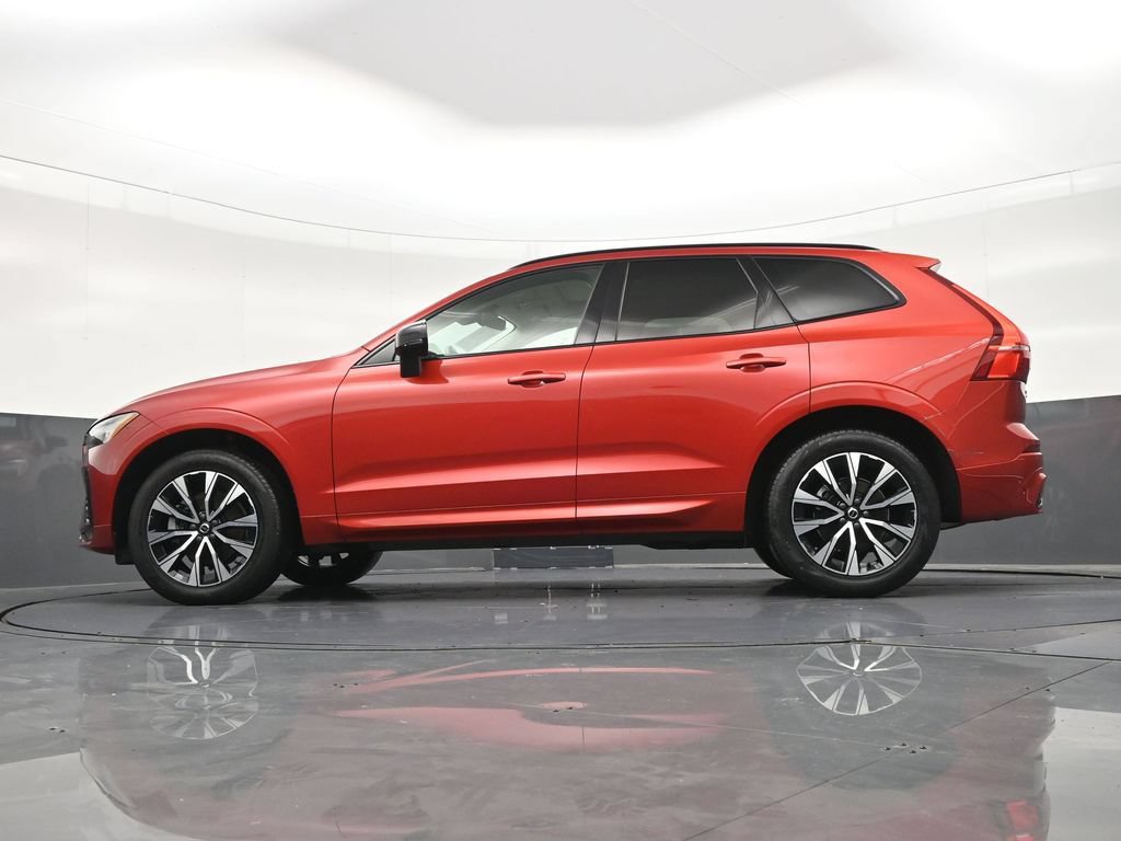 Used 2024 Volvo XC60 B5 Core AWD/4WD image 24