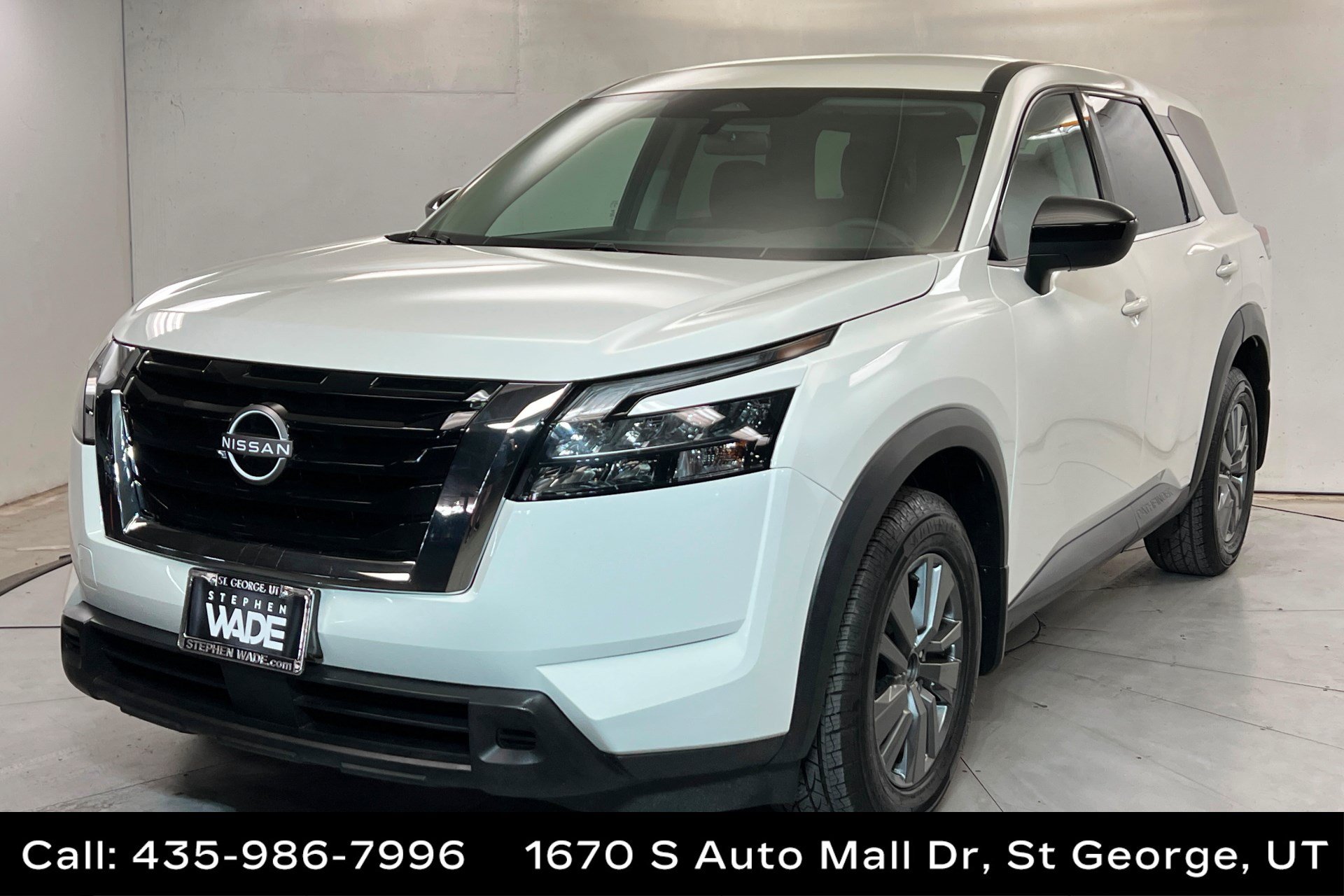 Used 2025 Nissan Pathfinder S FWD image 1