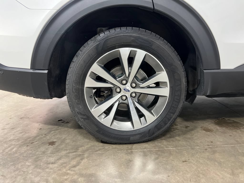 Used 2020 Ford Explorer Platinum w/ Premium Technology Package AWD/4WD image 9