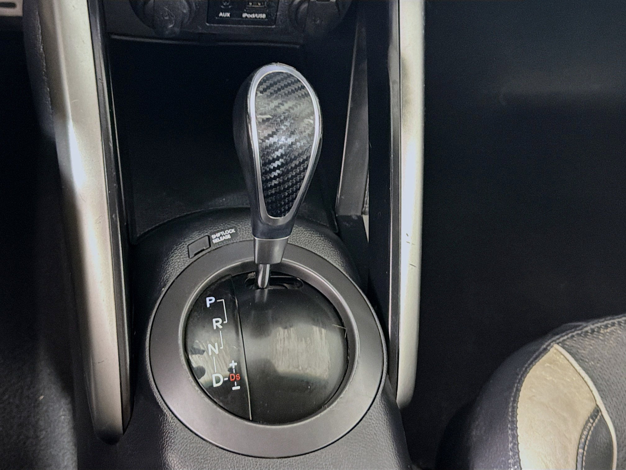 Used 2015 Hyundai Veloster Turbo FWD image 23