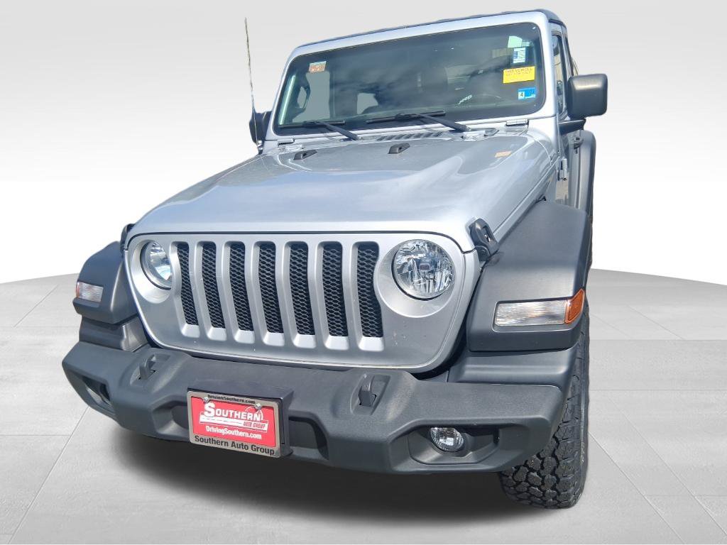 Used 2022 Jeep Wrangler Sport AWD/4WD image 2