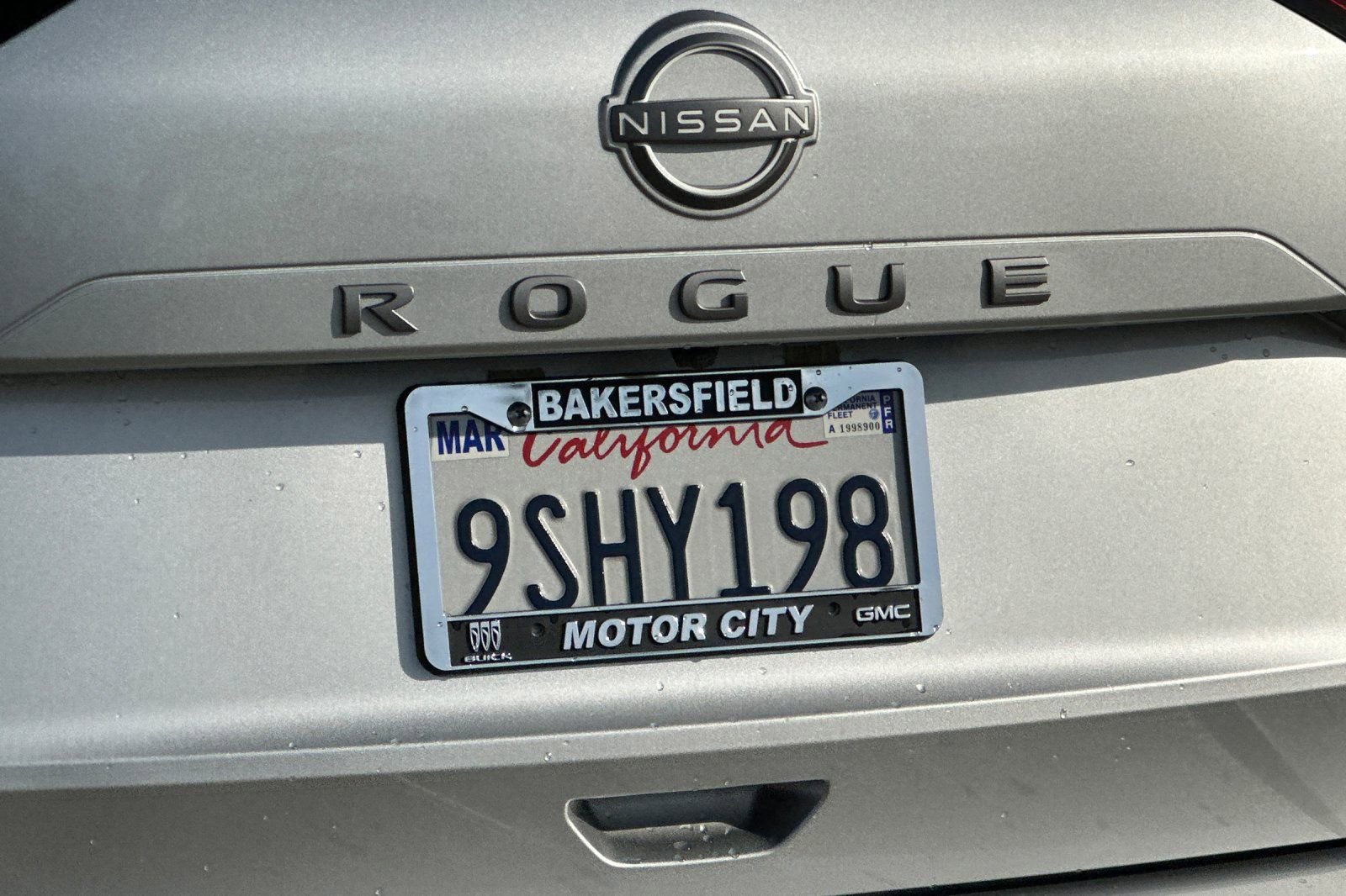 Used 2025 Nissan Rogue SV image 28