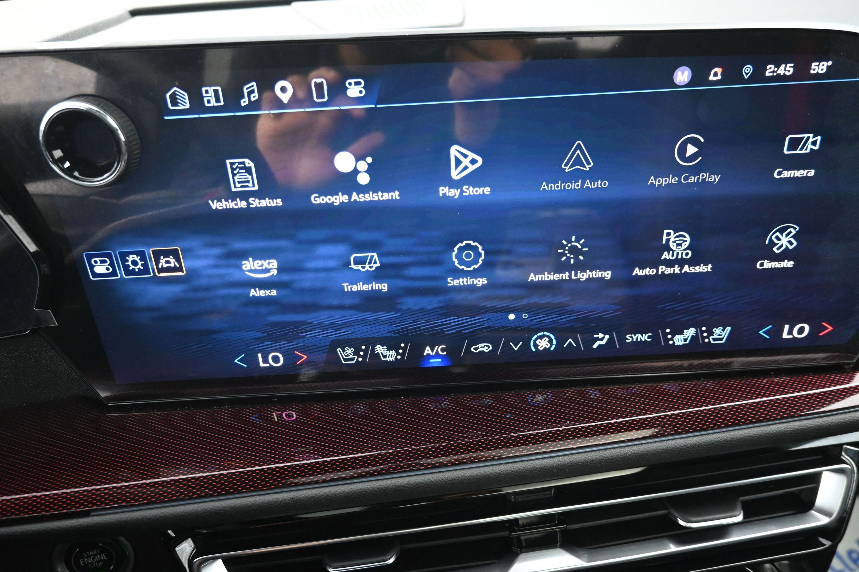 Used 2024 Chevrolet Traverse RS FWD image 15