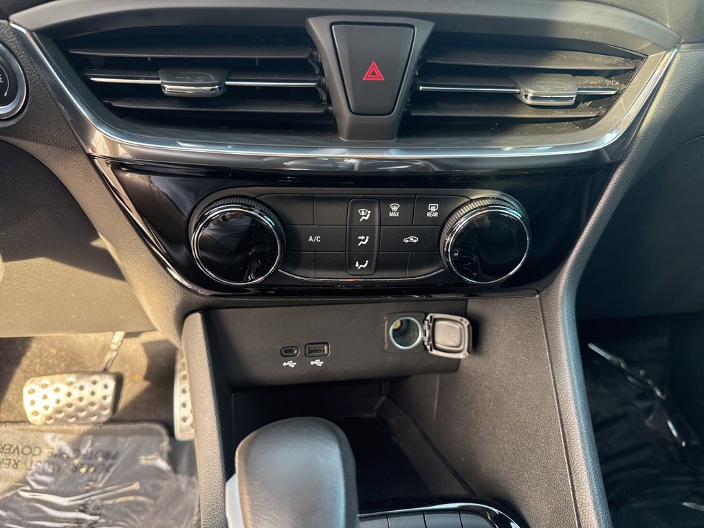 Used 2024 Buick Encore GX Sport Touring image 14