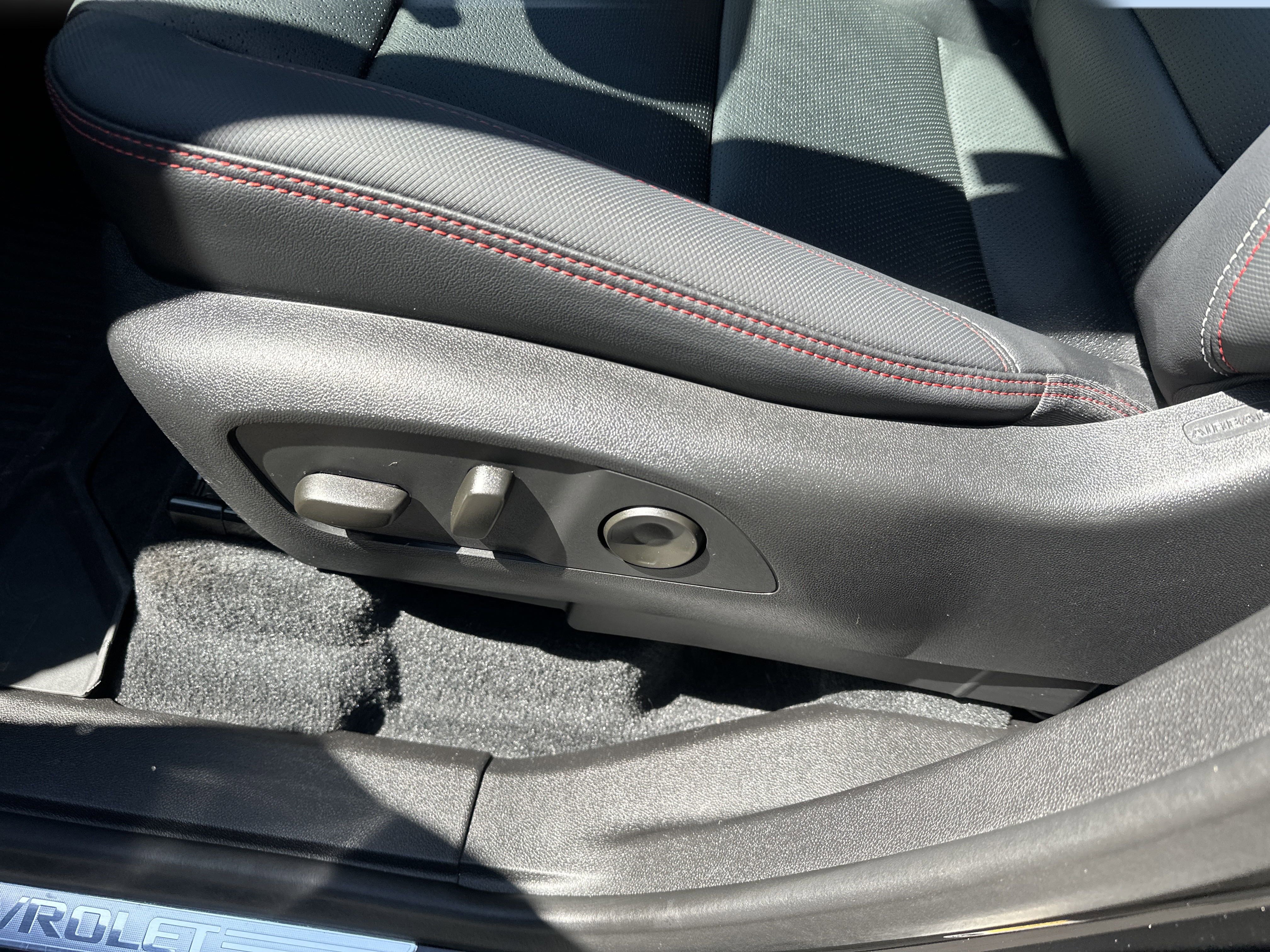 Certified 2024 Chevrolet Traverse RS w/ LPO, Floor Liner Package image 12