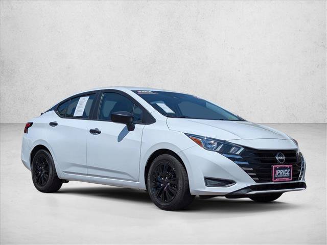 Used 2023 Nissan Versa S FWD image 3