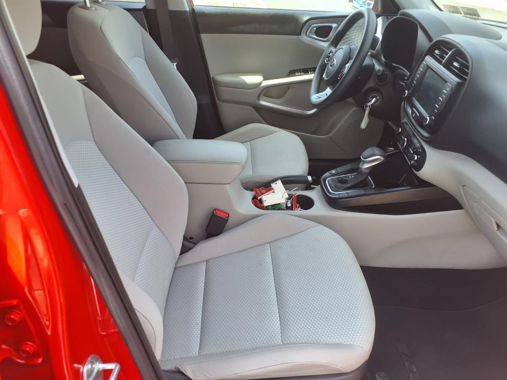 Used 2020 Kia Soul LX FWD image 8