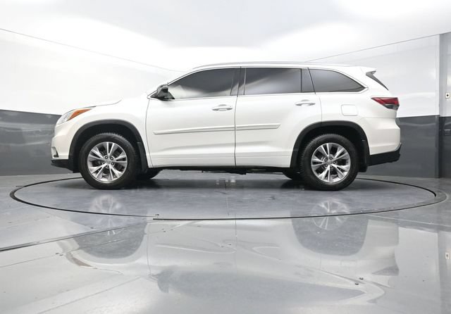 Used 2015 Toyota Highlander XLE AWD/4WD image 35