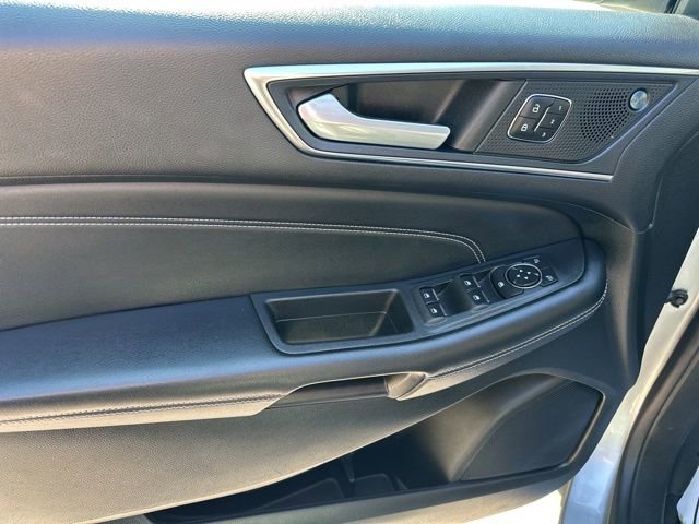 Used 2022 Ford Edge Titanium image 31