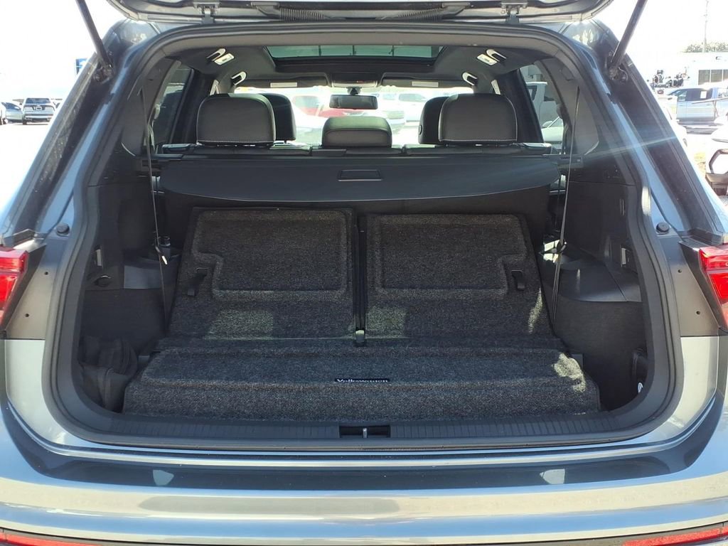 Used 2021 Volkswagen Tiguan SE R-Line image 7