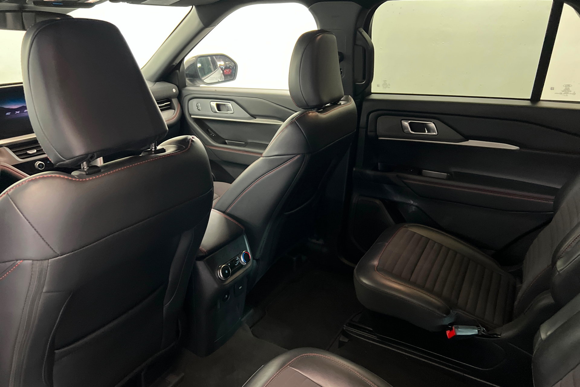Used 2026 Ford Explorer ST-Line AWD/4WD image 19