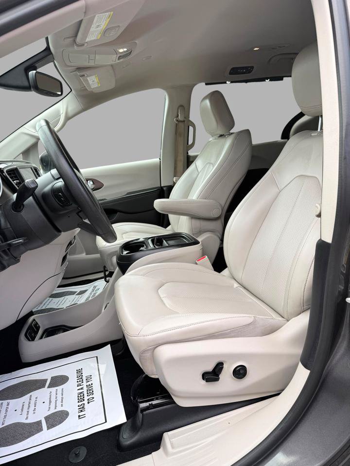 Used 2021 Chrysler Voyager Lxi FWD image 29