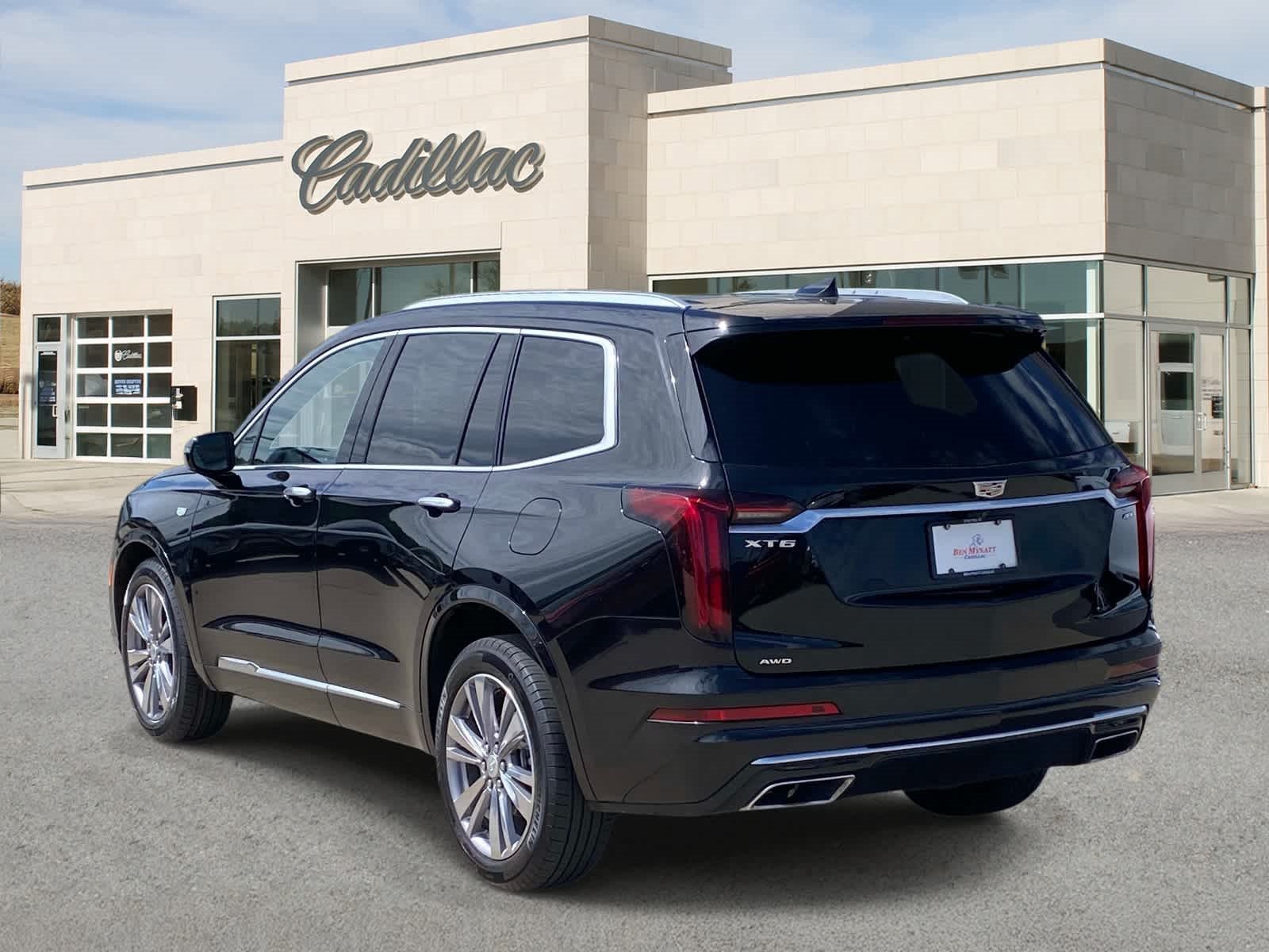 Certified 2025 Cadillac XT6 Premium Luxury AWD/4WD image 5
