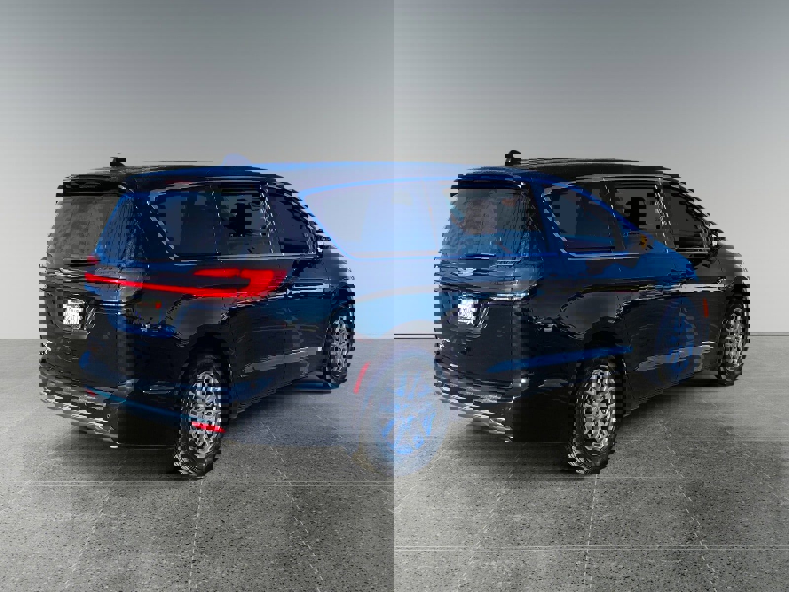 Used 2024 Chrysler Pacifica Touring image 5