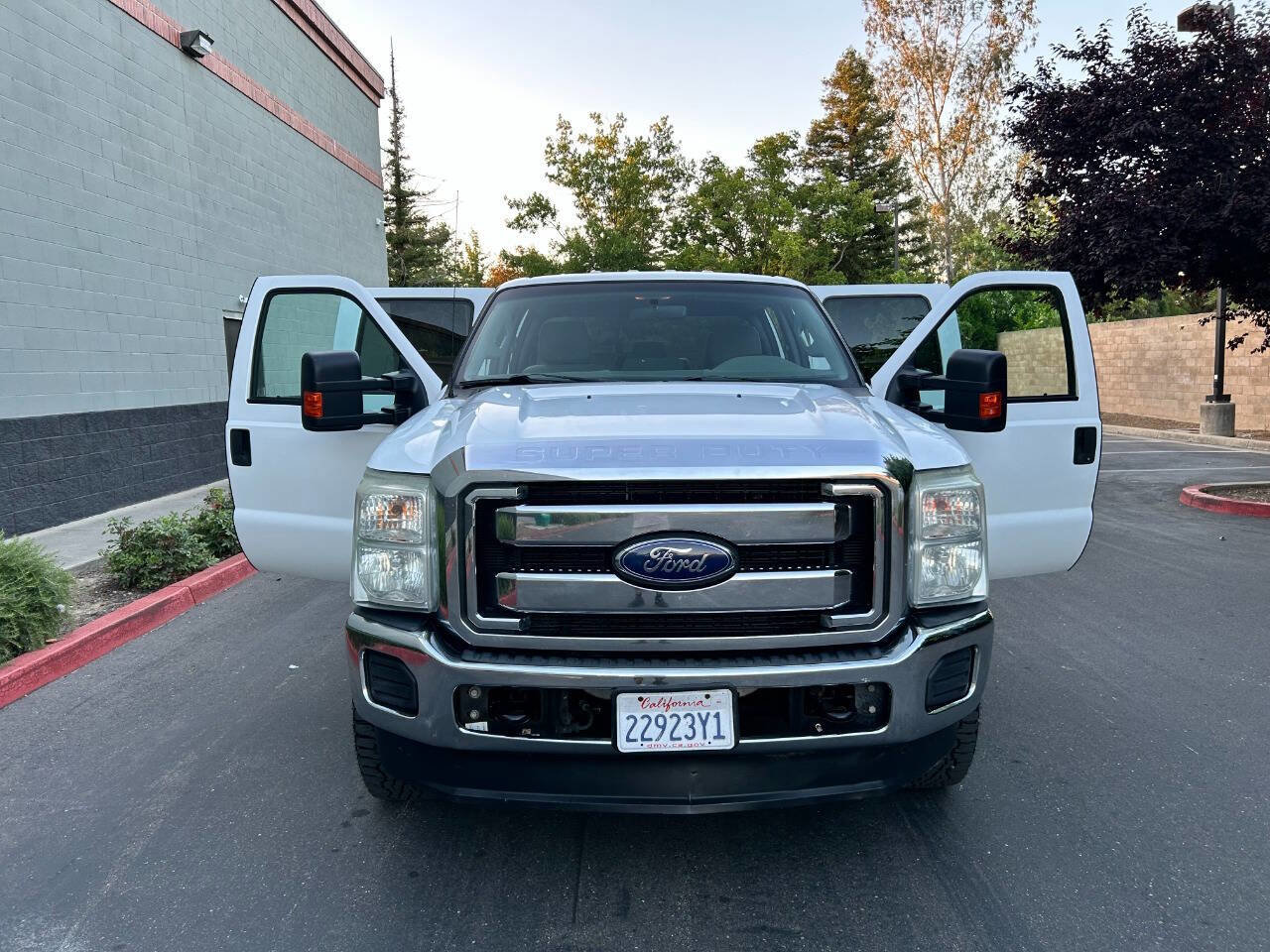 Used 2011 Ford F250 XLT w/ FX4 Off Road Pkg AWD/4WD image 14