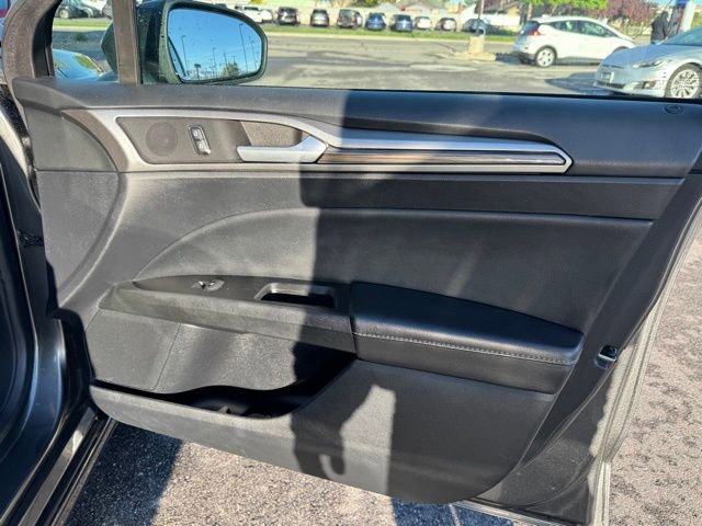 Used 2020 Ford Fusion SEL FWD image 21