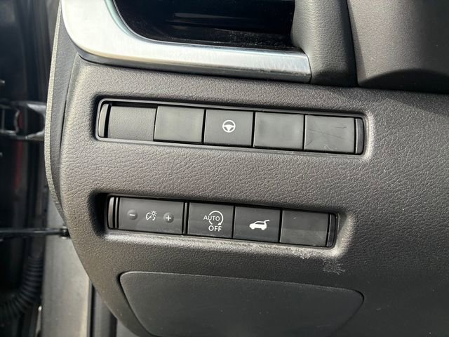 Used 2023 Nissan Rogue SL image 21