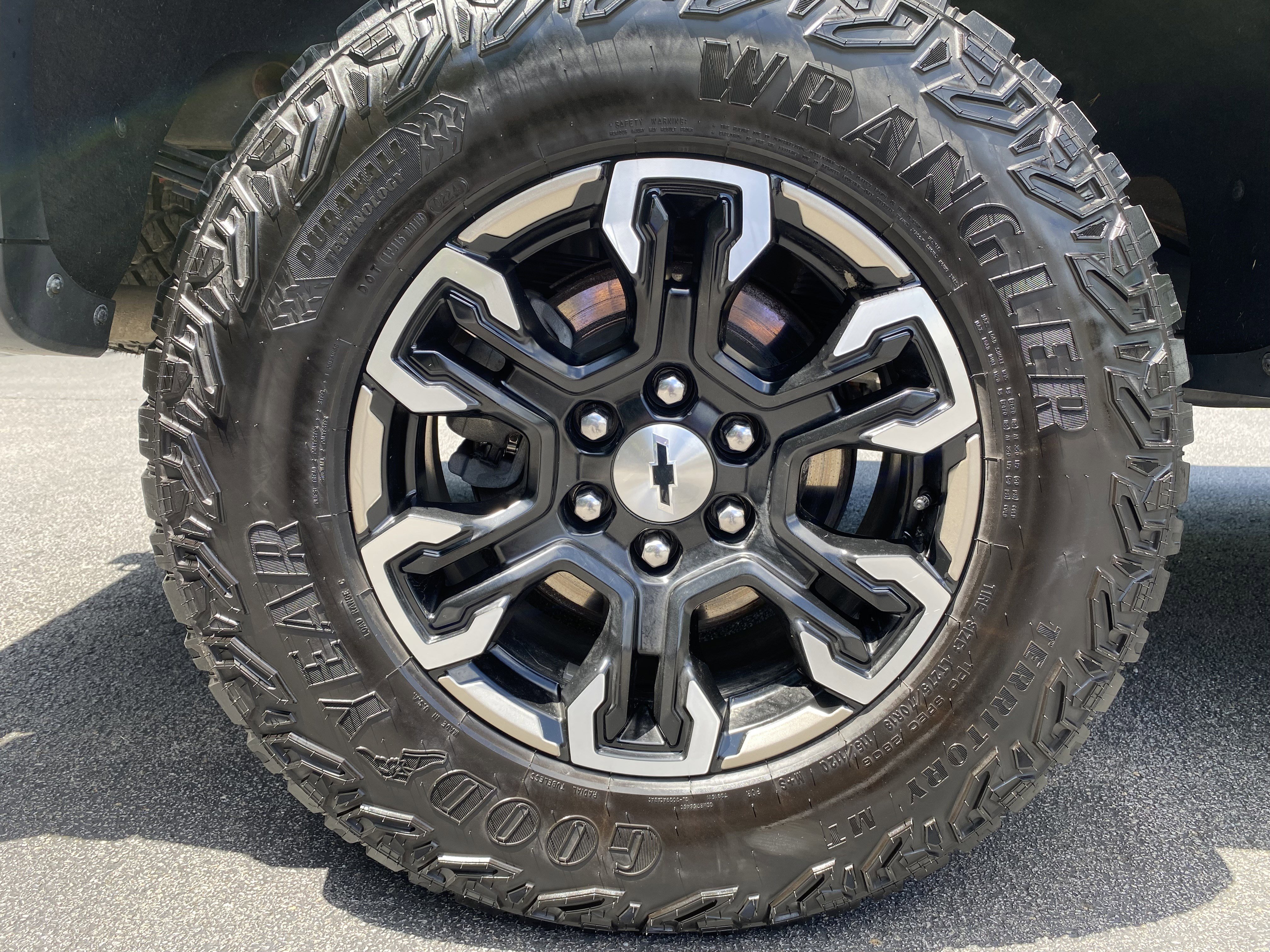 Used 2024 Chevrolet Silverado 1500 ZR2 AWD/4WD image 45