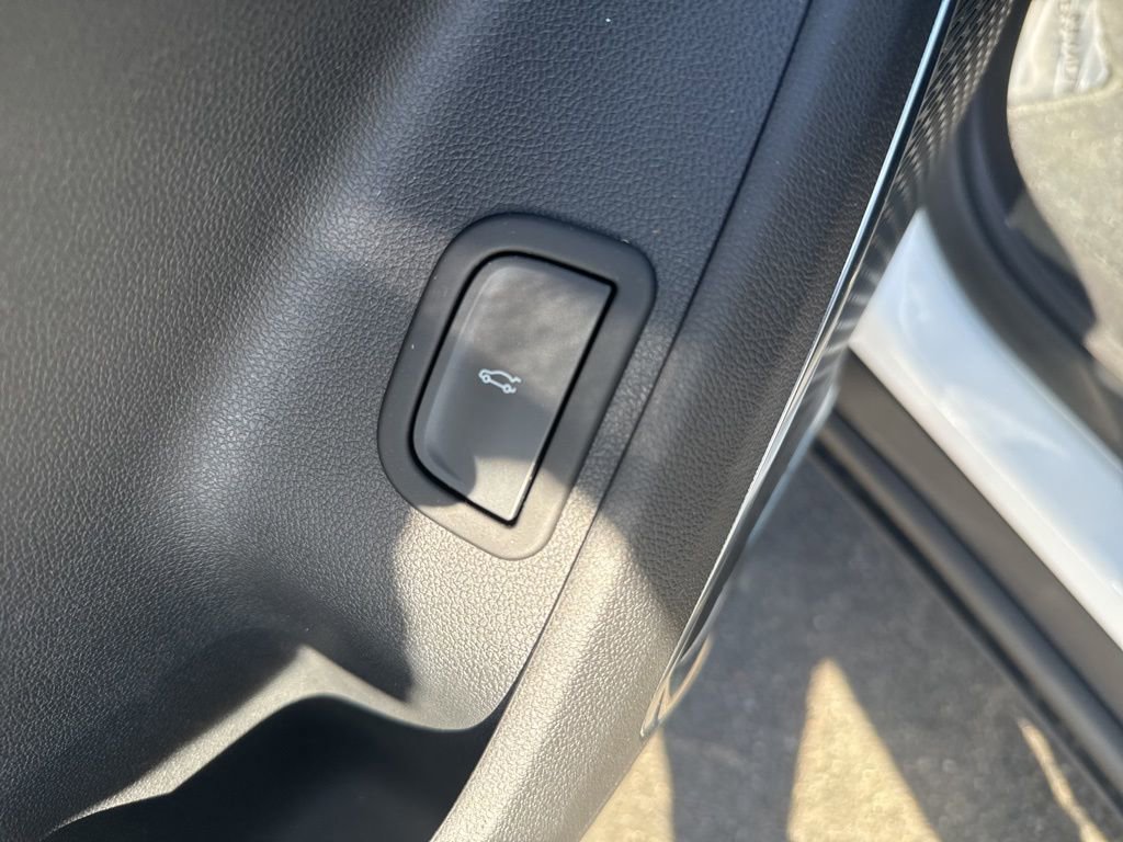 Used 2025 GMC Acadia Elevation FWD image 27