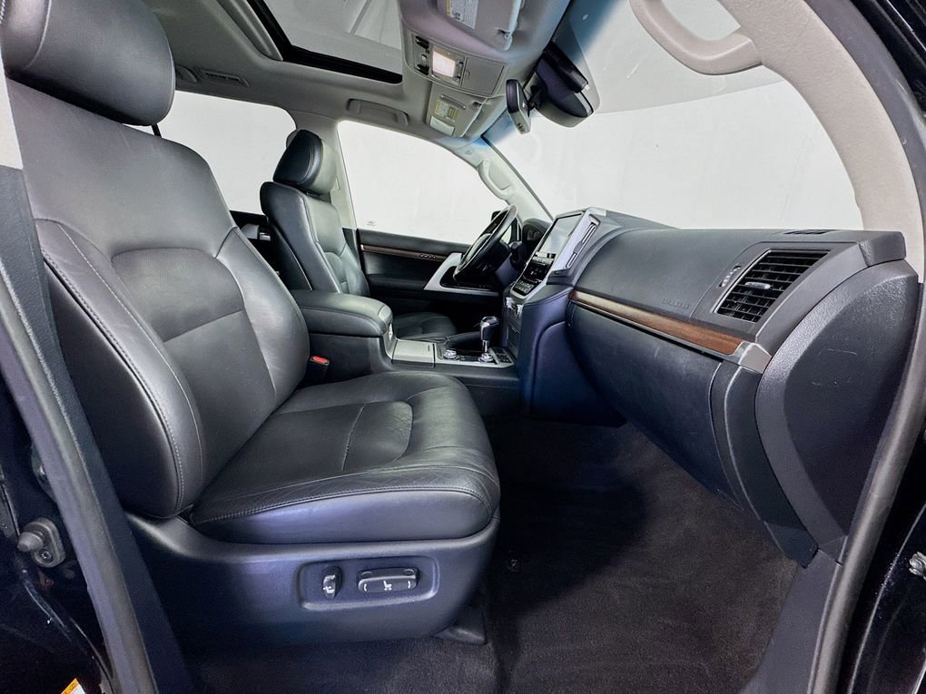 Used 2019 Toyota Land Cruiser image 33