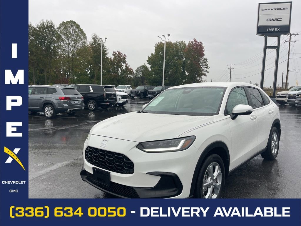 Used 2025 Honda HR-V LX image 1