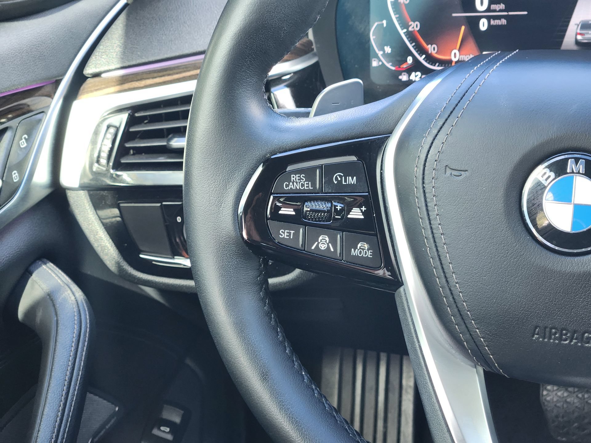 Used 2022 BMW 530i w/ Premium Package RWD image 28
