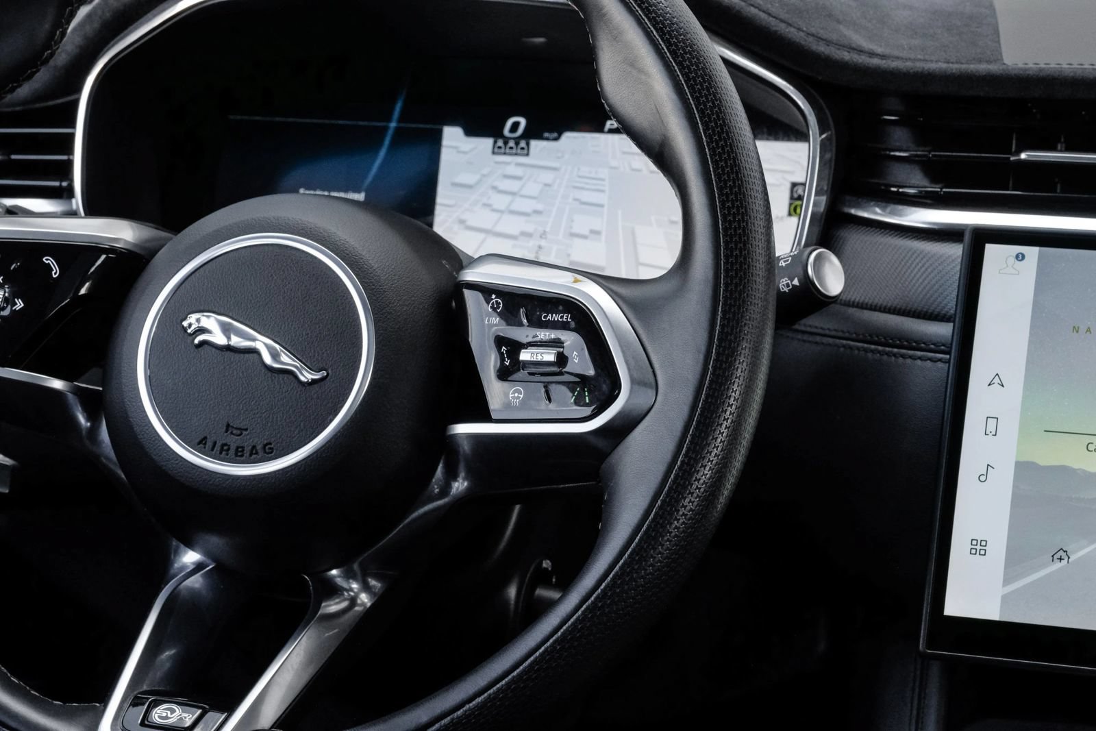 Used 2025 Jaguar F-PACE SVR AWD/4WD image 23
