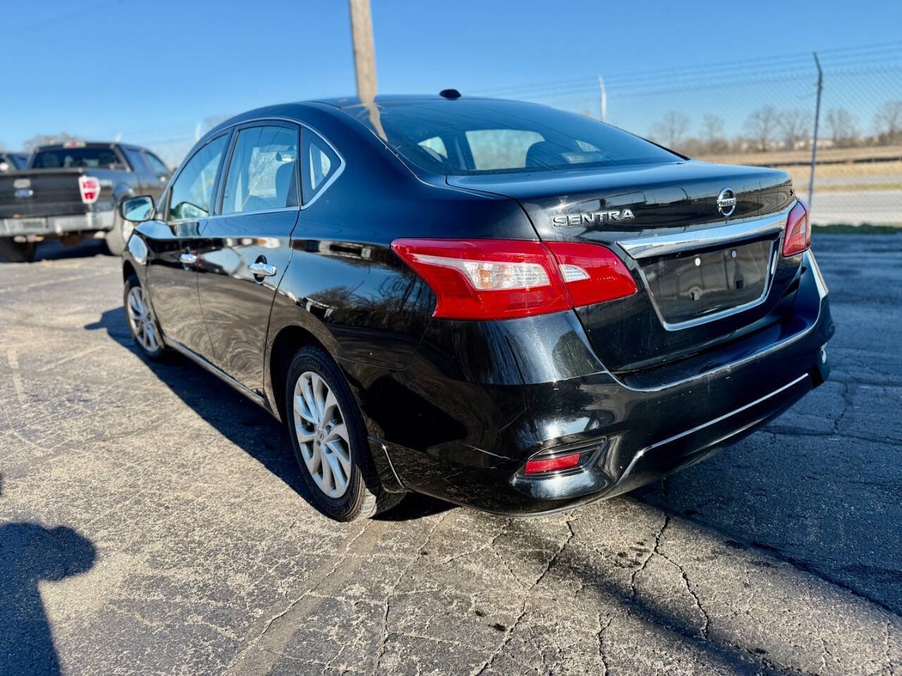 Used 2018 Nissan Sentra SV FWD image 5