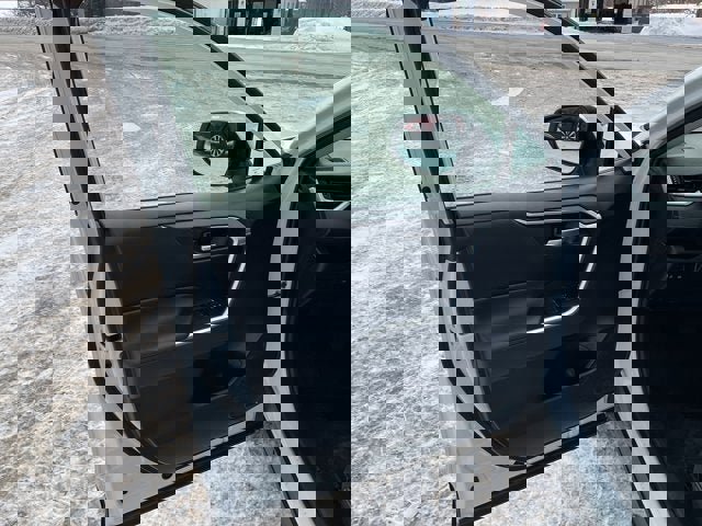 Used 2023 Toyota RAV4 XLE image 15