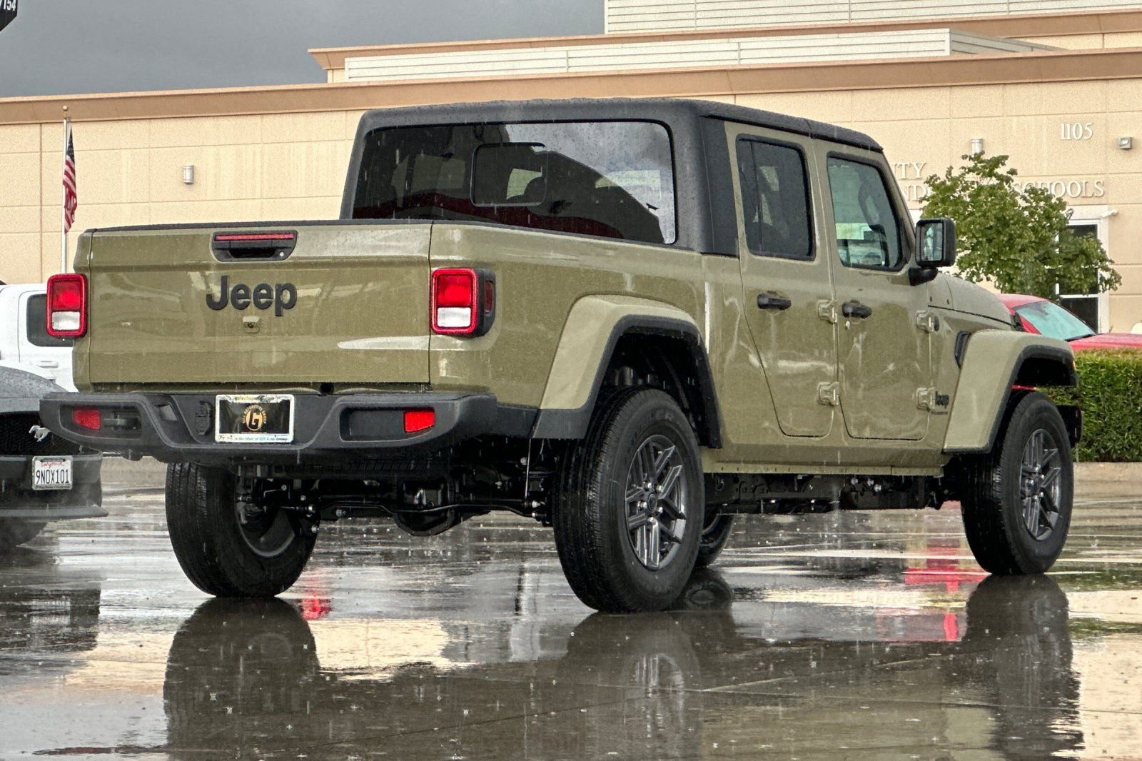 New 2026 Jeep Gladiator Sport AWD/4WD image 6