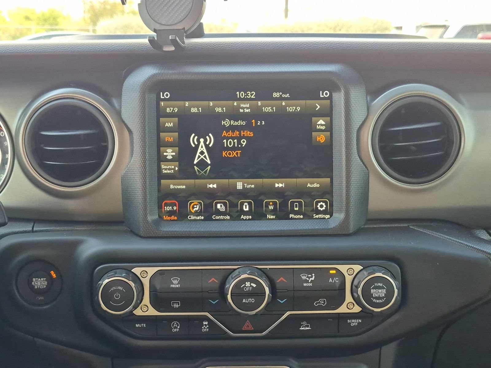 Used 2023 Jeep Wrangler Unlimited Sport AWD/4WD image 16