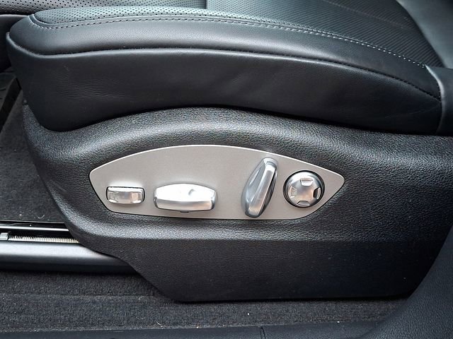 Certified 2026 Porsche Macan AWD/4WD image 18