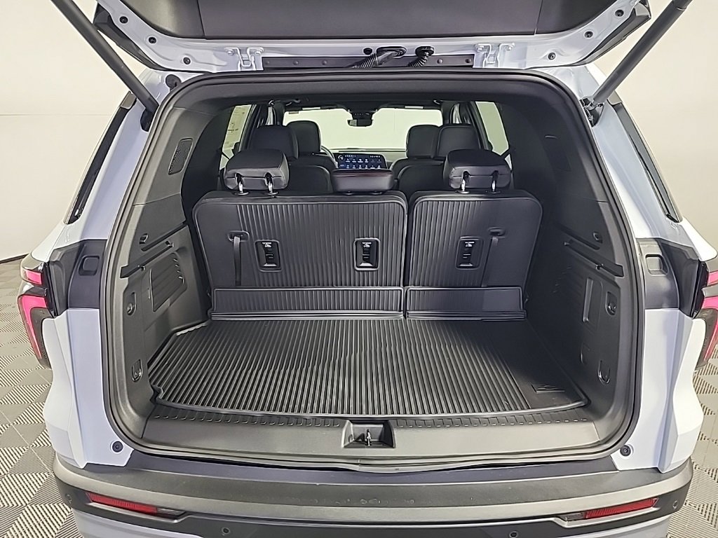 New 2026 Chevrolet Traverse Z71 w/ Driver Confidence Package image 12