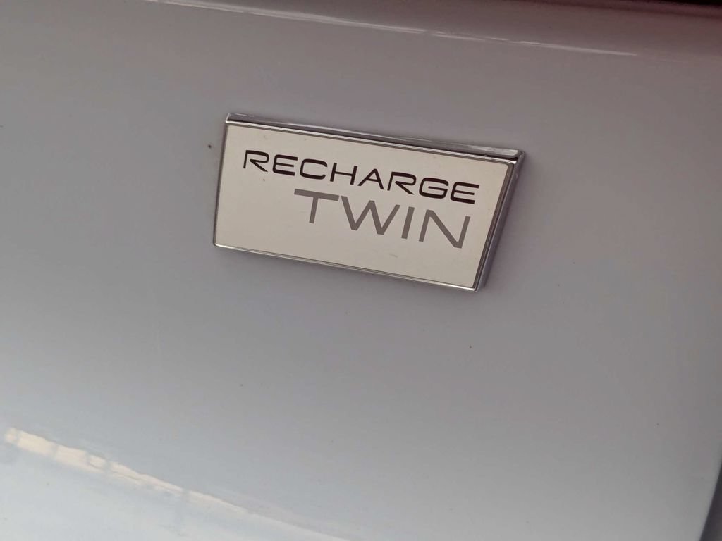 Certified 2024 Volvo C40 Recharge Core AWD/4WD image 14