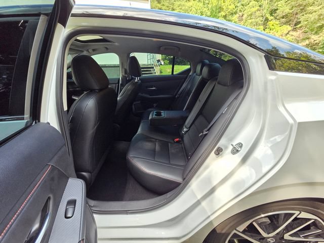 Used 2024 Nissan Sentra SR w/ SR Premium Package FWD image 31
