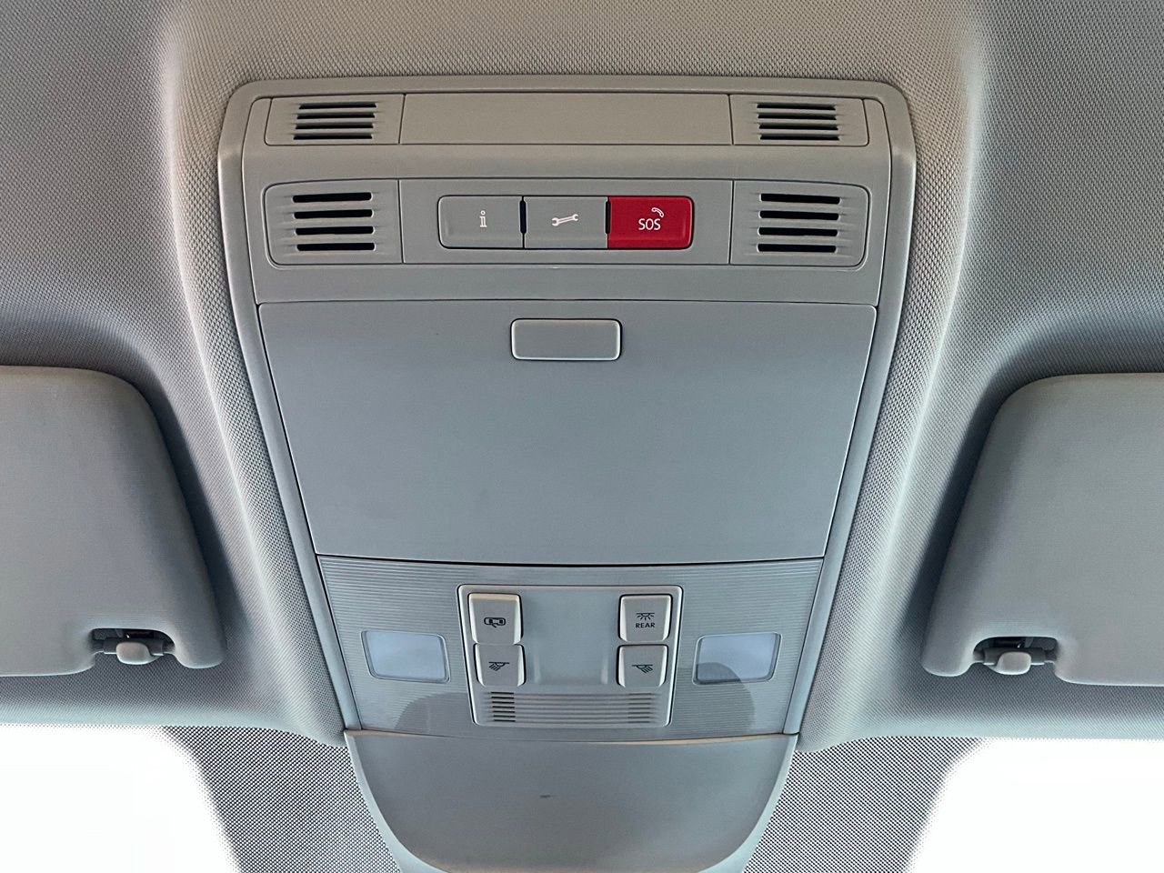 Used 2025 Volkswagen Taos SE image 17