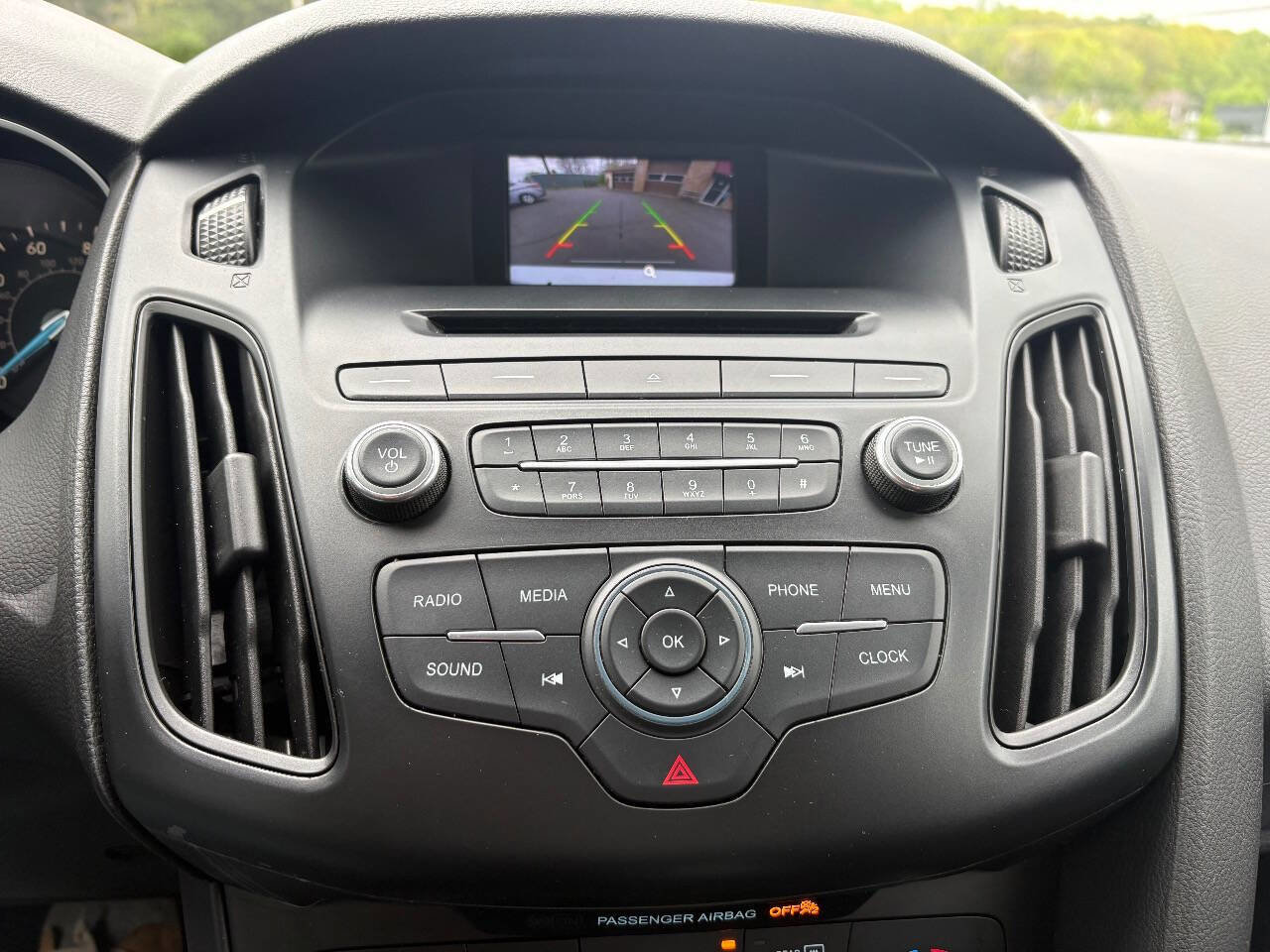 Used 2015 Ford Focus SE FWD image 19