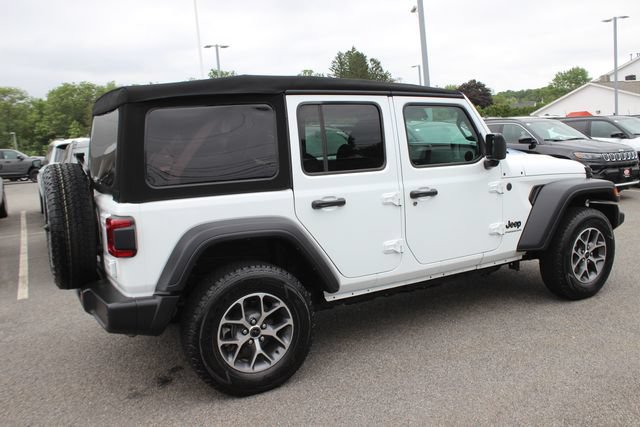 Used 2024 Jeep Wrangler Unlimited Sport AWD/4WD image 29