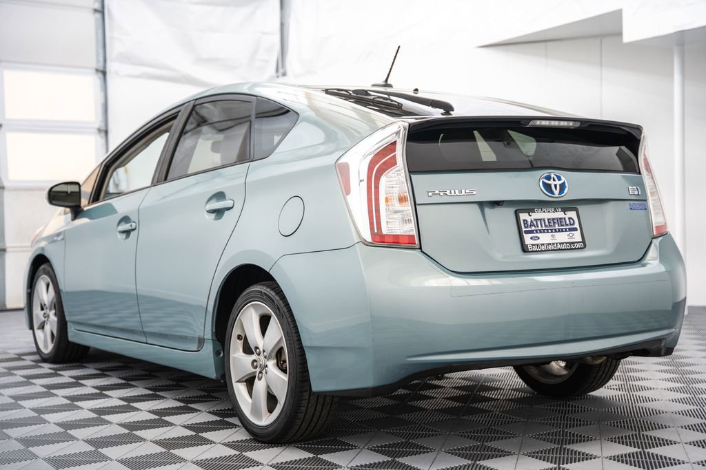Used 2015 Toyota Prius Five FWD image 7