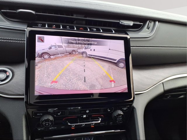 New 2025 Jeep Grand Cherokee L Limited image 16